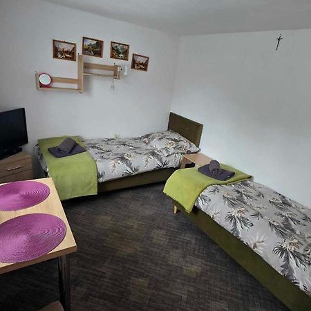 Akacja Pokoje Z Lazienkami Apartment อุสตกา ภายนอก รูปภาพ